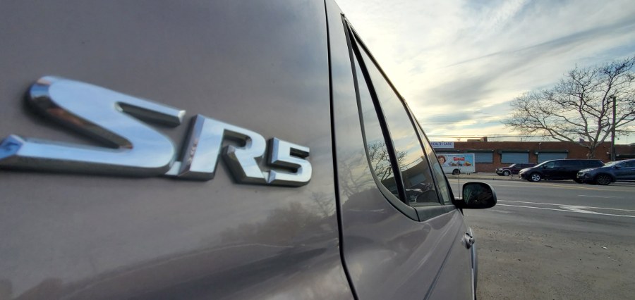 Used Toyota Sequoia 4dr SR5 (SE) 2002 | Rubber Bros Auto World. Brooklyn, New York Used Toyota Sequoia 4dr SR5 (SE) 2002 | Rubber Bros Auto World. Brooklyn, New York