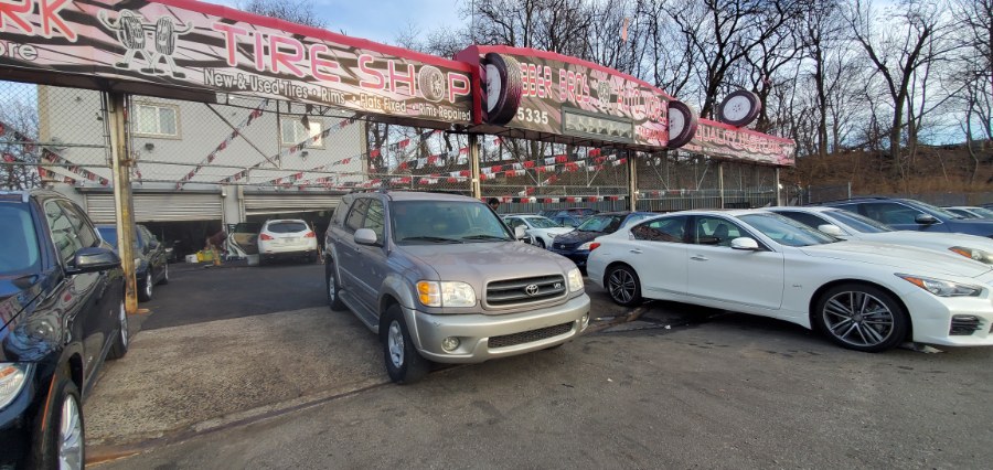 Used Toyota Sequoia 4dr SR5 (SE) 2002 | Rubber Bros Auto World. Brooklyn, New York Used Toyota Sequoia 4dr SR5 (SE) 2002 | Rubber Bros Auto World. Brooklyn, New York