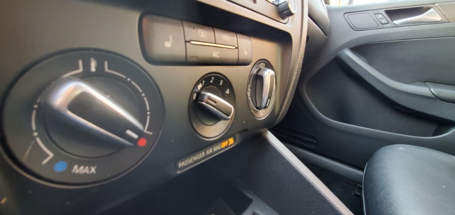 Used Volkswagen Jetta Sedan 4dr Manual SE w/Convenience & Sunroof PZEV 2012 | Rubber Bros Auto World. Brooklyn, New York Used Volkswagen Jetta Sedan 4dr Manual SE w/Convenience & Sunroof PZEV 2012 | Rubber Bros Auto World. Brooklyn, New York