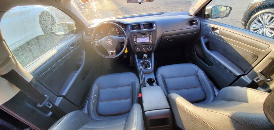 Used Volkswagen Jetta Sedan 4dr Manual SE w/Convenience & Sunroof PZEV 2012 | Rubber Bros Auto World. Brooklyn, New York Used Volkswagen Jetta Sedan 4dr Manual SE w/Convenience & Sunroof PZEV 2012 | Rubber Bros Auto World. Brooklyn, New York