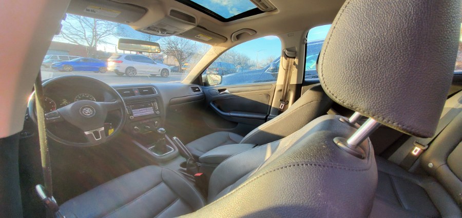 Used Volkswagen Jetta Sedan 4dr Manual SE w/Convenience & Sunroof PZEV 2012 | Rubber Bros Auto World. Brooklyn, New York Used Volkswagen Jetta Sedan 4dr Manual SE w/Convenience & Sunroof PZEV 2012 | Rubber Bros Auto World. Brooklyn, New York
