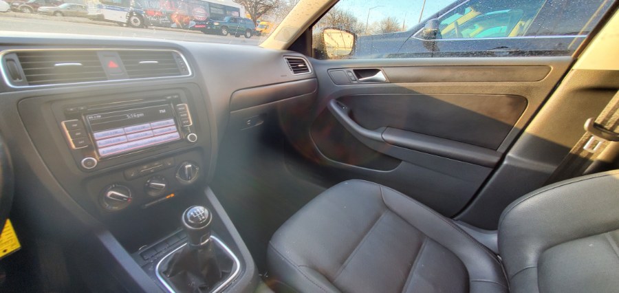 Used Volkswagen Jetta Sedan 4dr Manual SE w/Convenience & Sunroof PZEV 2012 | Rubber Bros Auto World. Brooklyn, New York Used Volkswagen Jetta Sedan 4dr Manual SE w/Convenience & Sunroof PZEV 2012 | Rubber Bros Auto World. Brooklyn, New York