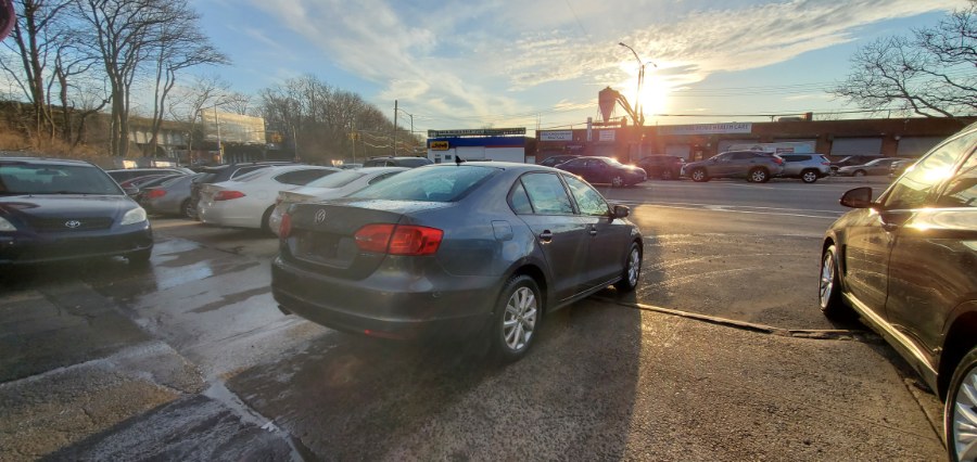 Used Volkswagen Jetta Sedan 4dr Manual SE w/Convenience & Sunroof PZEV 2012 | Rubber Bros Auto World. Brooklyn, New York Used Volkswagen Jetta Sedan 4dr Manual SE w/Convenience & Sunroof PZEV 2012 | Rubber Bros Auto World. Brooklyn, New York