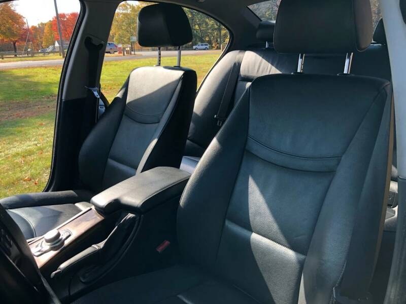 2009 BMW 3 Series 4dr Sdn 335i xDrive AWD, available for sale in Plainville, Connecticut | Choice Group LLC Choice Motor Car. Plainville, Connecticut