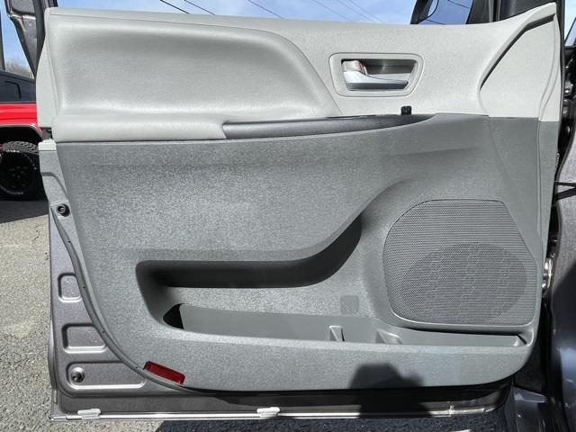 Used Toyota Sienna LE 2020 | Blasius of Danbury. Danbury, Connecticut Used Toyota Sienna LE 2020 | Blasius of Danbury. Danbury, Connecticut
