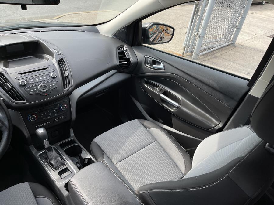 2017 Ford Escape SE FWD, available for sale in Bronx, New York | New York Motors Group Solutions LLC. Bronx, New York 2017 Ford Escape SE FWD, available for sale in Bronx, New York | New York Motors Group Solutions LLC. Bronx, New York