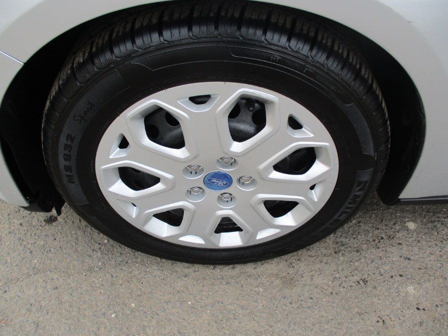 Used Ford Focus 5dr HB SE 2012 | Cos Central Auto. Meriden, Connecticut Used Ford Focus 5dr HB SE 2012 | Cos Central Auto. Meriden, Connecticut
