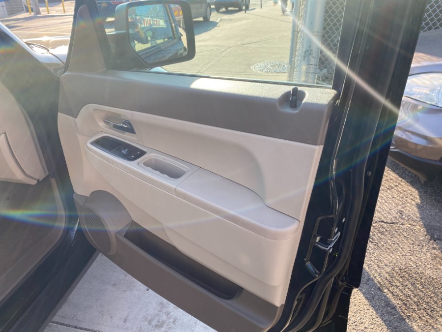 2012 Jeep Liberty 4WD 4dr Sport Latitude, available for sale in Middle Village, New York | Middle Village Motors . Middle Village, New York 2012 Jeep Liberty 4WD 4dr Sport Latitude, available for sale in Middle Village, New York | Middle Village Motors . Middle Village, New York