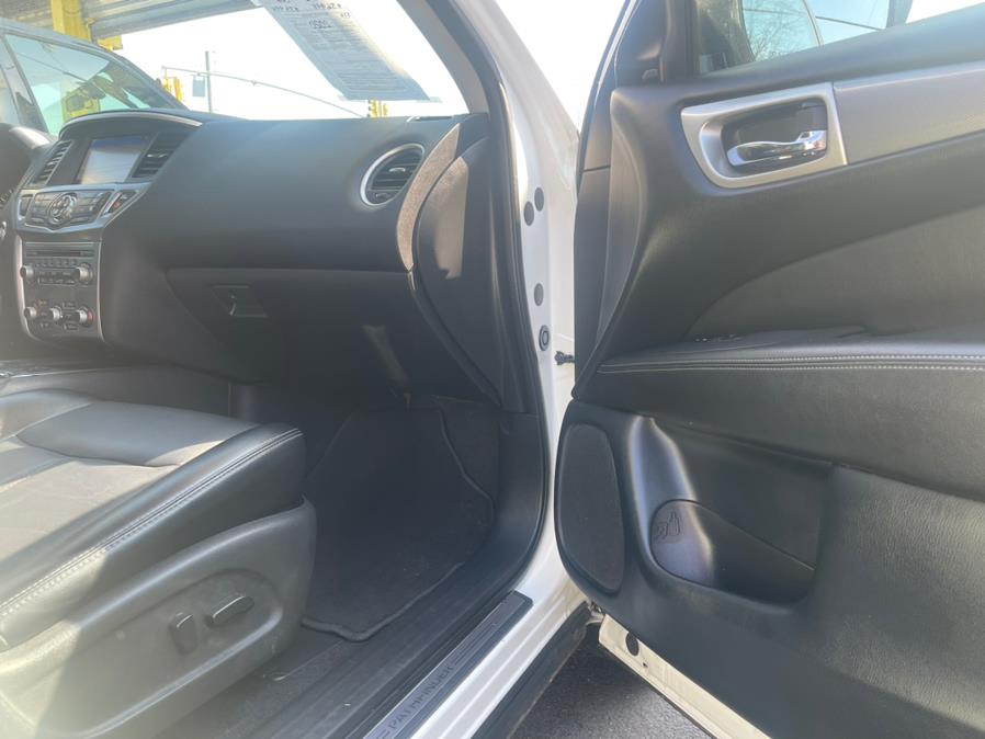 2020 Nissan Pathfinder 4x4 SL, available for sale in Elmont, New York | Sunrise of Elmont. Elmont, New York 2020 Nissan Pathfinder 4x4 SL, available for sale in Elmont, New York | Sunrise of Elmont. Elmont, New York