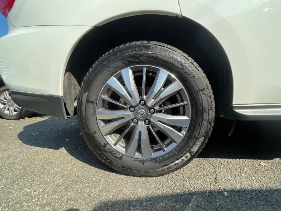 2020 Nissan Pathfinder 4x4 SL, available for sale in Elmont, New York | Sunrise of Elmont. Elmont, New York 2020 Nissan Pathfinder 4x4 SL, available for sale in Elmont, New York | Sunrise of Elmont. Elmont, New York