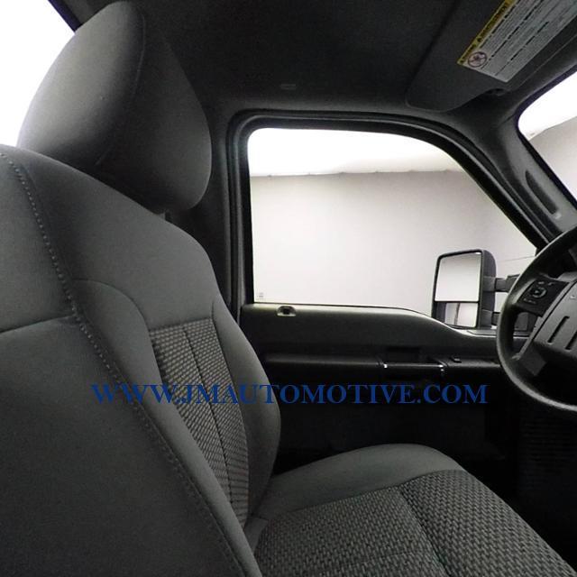 2015 Ford Super Duty F-350 Srw 4WD Reg Cab 137 XL, available for sale in Naugatuck, Connecticut | J&M Automotive Sls&Svc LLC. Naugatuck, Connecticut 2015 Ford Super Duty F-350 Srw 4WD Reg Cab 137 XL, available for sale in Naugatuck, Connecticut | J&M Automotive Sls&Svc LLC. Naugatuck, Connecticut