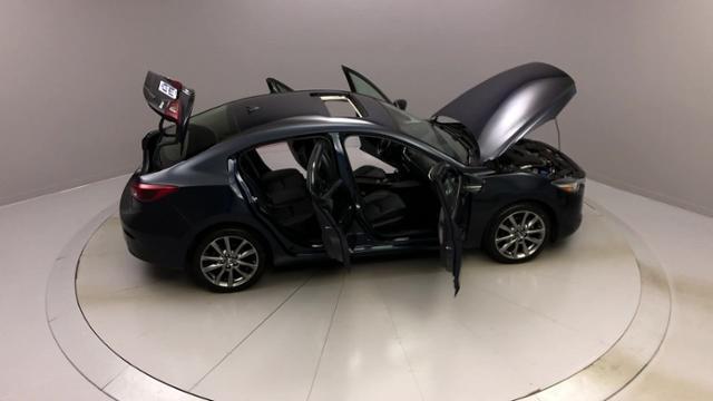 2018 Mazda Mazda3 4-door Grand Touring Auto, available for sale in Naugatuck, Connecticut | J&M Automotive Sls&Svc LLC. Naugatuck, Connecticut 2018 Mazda Mazda3 4-door Grand Touring Auto, available for sale in Naugatuck, Connecticut | J&M Automotive Sls&Svc LLC. Naugatuck, Connecticut