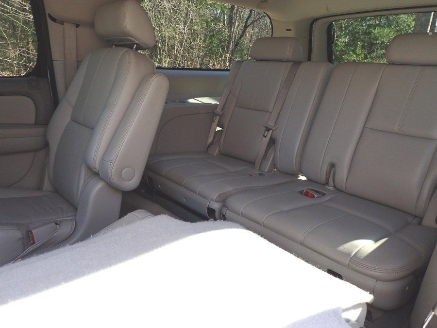 2007 Chevrolet Suburban 4WD 4dr 2500 LT, available for sale in Storrs, Connecticut | Eagleville Motors. Storrs, Connecticut 2007 Chevrolet Suburban 4WD 4dr 2500 LT, available for sale in Storrs, Connecticut | Eagleville Motors. Storrs, Connecticut