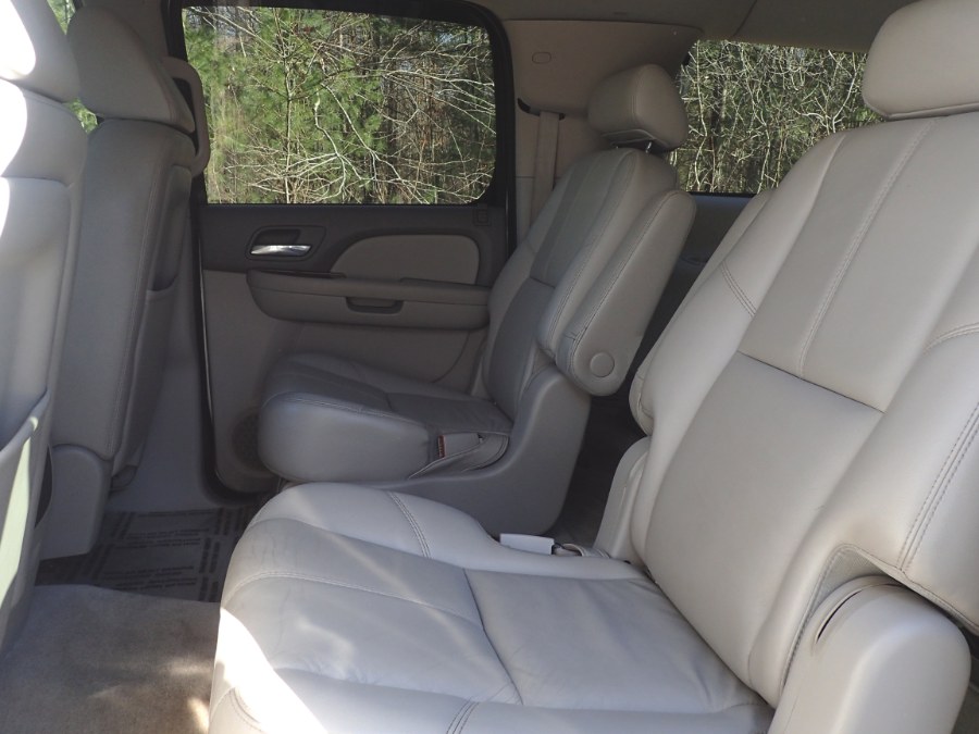 2007 Chevrolet Suburban 4WD 4dr 2500 LT, available for sale in Storrs, Connecticut | Eagleville Motors. Storrs, Connecticut 2007 Chevrolet Suburban 4WD 4dr 2500 LT, available for sale in Storrs, Connecticut | Eagleville Motors. Storrs, Connecticut