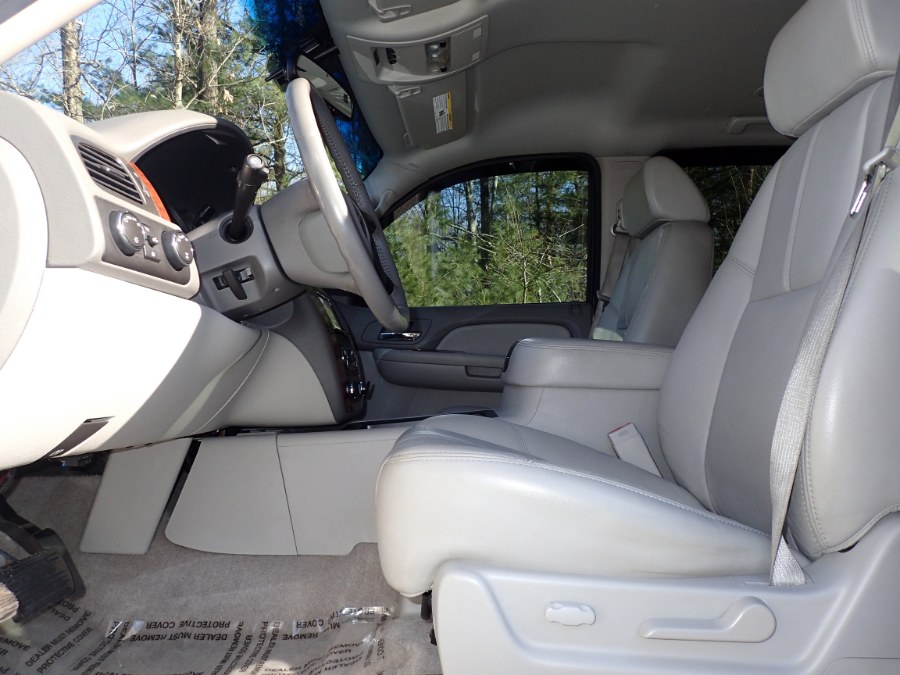 2007 Chevrolet Suburban 4WD 4dr 2500 LT, available for sale in Storrs, Connecticut | Eagleville Motors. Storrs, Connecticut 2007 Chevrolet Suburban 4WD 4dr 2500 LT, available for sale in Storrs, Connecticut | Eagleville Motors. Storrs, Connecticut