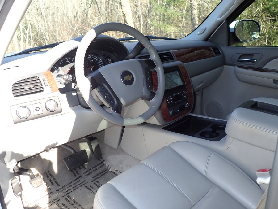 2007 Chevrolet Suburban 4WD 4dr 2500 LT, available for sale in Storrs, Connecticut | Eagleville Motors. Storrs, Connecticut 2007 Chevrolet Suburban 4WD 4dr 2500 LT, available for sale in Storrs, Connecticut | Eagleville Motors. Storrs, Connecticut