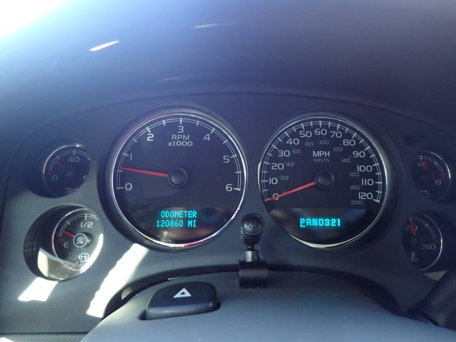 2007 Chevrolet Suburban 4WD 4dr 2500 LT, available for sale in Storrs, Connecticut | Eagleville Motors. Storrs, Connecticut 2007 Chevrolet Suburban 4WD 4dr 2500 LT, available for sale in Storrs, Connecticut | Eagleville Motors. Storrs, Connecticut