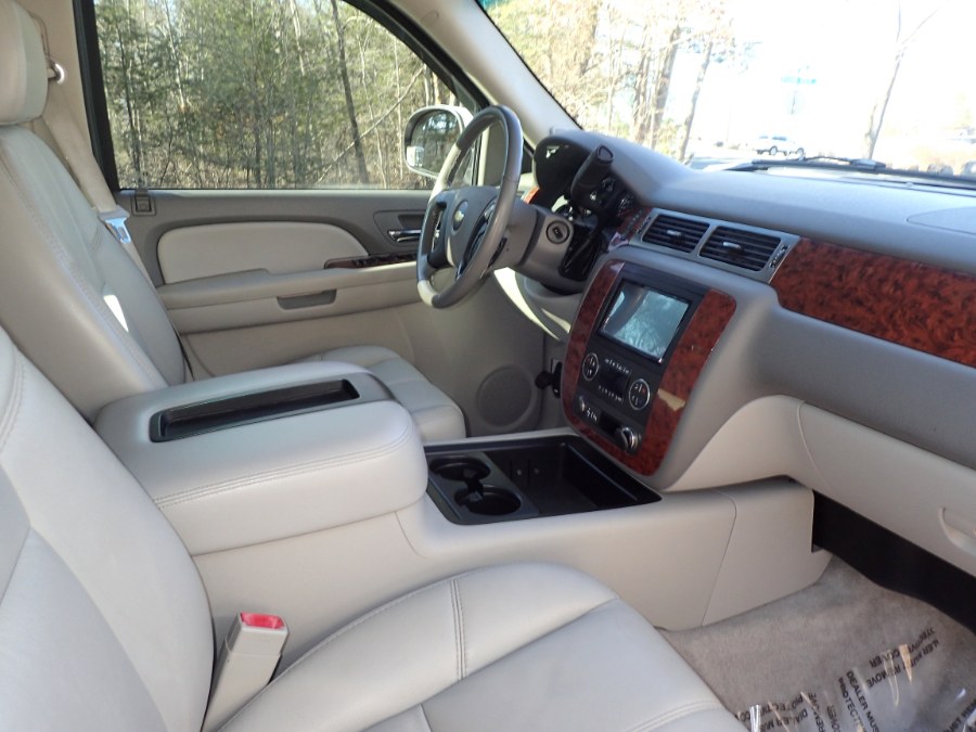 2007 Chevrolet Suburban 4WD 4dr 2500 LT, available for sale in Storrs, Connecticut | Eagleville Motors. Storrs, Connecticut 2007 Chevrolet Suburban 4WD 4dr 2500 LT, available for sale in Storrs, Connecticut | Eagleville Motors. Storrs, Connecticut