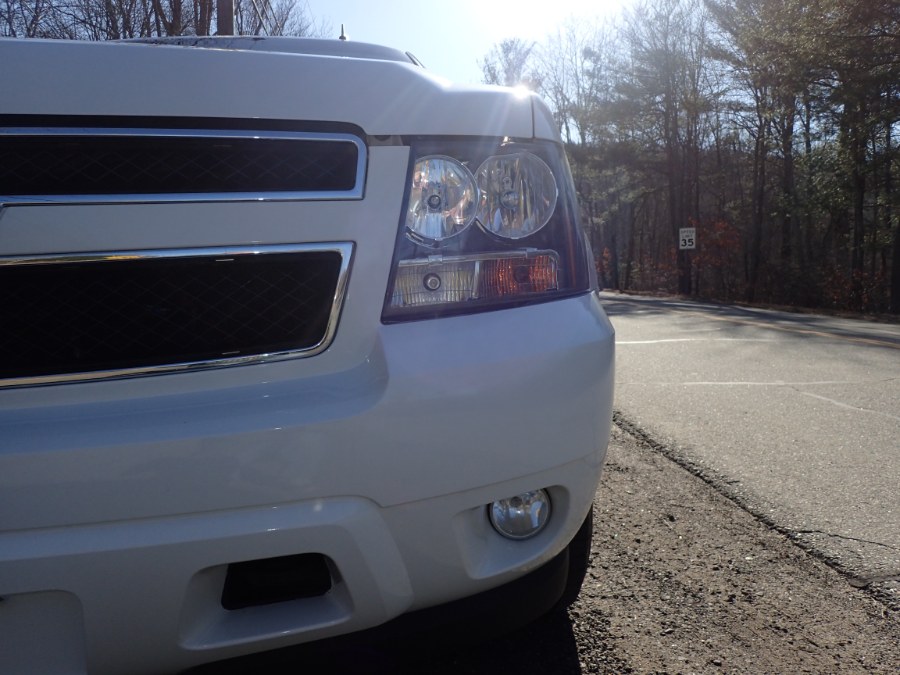 2007 Chevrolet Suburban 4WD 4dr 2500 LT, available for sale in Storrs, Connecticut | Eagleville Motors. Storrs, Connecticut 2007 Chevrolet Suburban 4WD 4dr 2500 LT, available for sale in Storrs, Connecticut | Eagleville Motors. Storrs, Connecticut