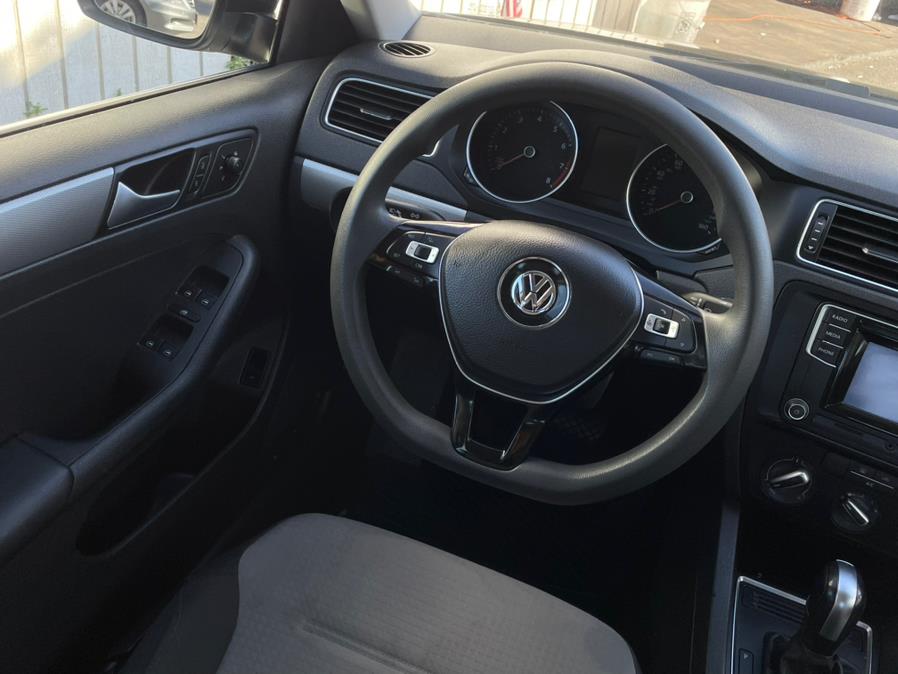 Used Volkswagen Jetta 1.4T S Auto 2017 | Green Light Auto. Corona, California