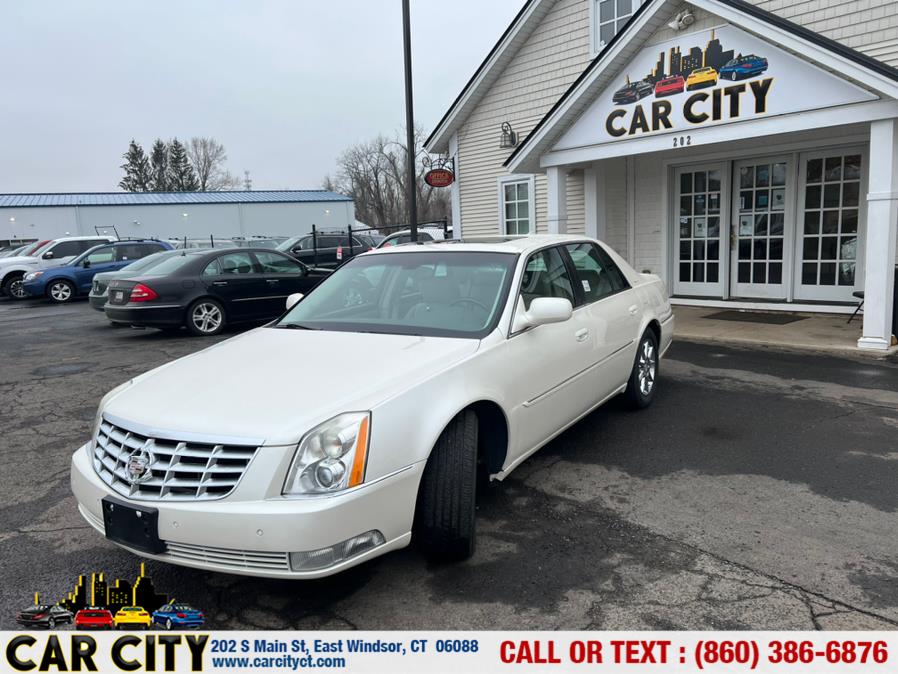2011 Cadillac DTS 4dr Sdn Luxury Collection, available for sale in East Windsor, Connecticut | Car City LLC. East Windsor, Connecticut