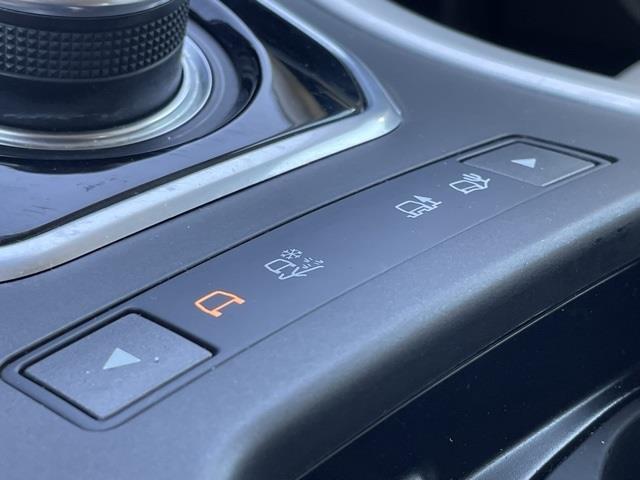 2017 Land Rover Range Rover Evoque HSE, available for sale in Brookfield, Connecticut | Blasius Federal Road. Brookfield, Connecticut 2017 Land Rover Range Rover Evoque HSE, available for sale in Brookfield, Connecticut | Blasius Federal Road. Brookfield, Connecticut