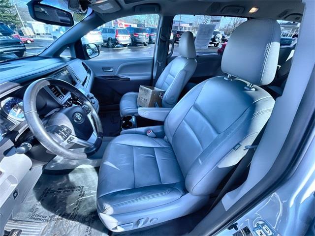 Used Toyota Sienna XLE Premium 2015 | Wiz Leasing Inc. Stratford, Connecticut Used Toyota Sienna XLE Premium 2015 | Wiz Leasing Inc. Stratford, Connecticut