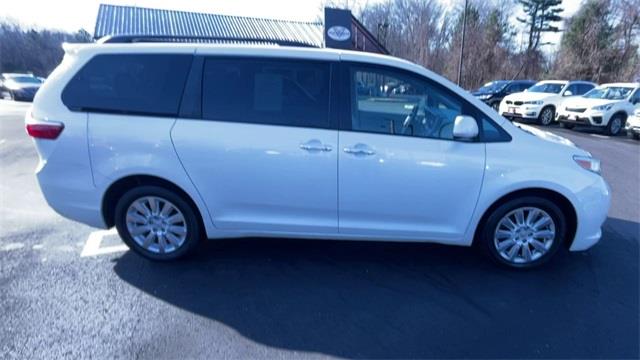 Used Toyota Sienna XLE Premium 2015 | Wiz Leasing Inc. Stratford, Connecticut Used Toyota Sienna XLE Premium 2015 | Wiz Leasing Inc. Stratford, Connecticut
