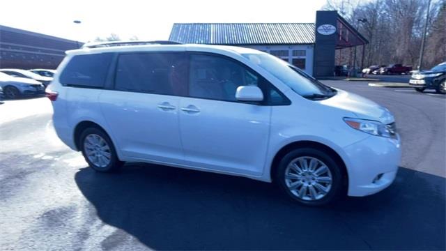 Used Toyota Sienna XLE Premium 2015 | Wiz Leasing Inc. Stratford, Connecticut Used Toyota Sienna XLE Premium 2015 | Wiz Leasing Inc. Stratford, Connecticut