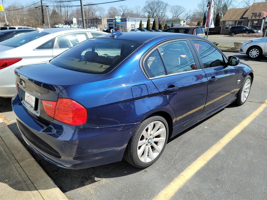 2011 BMW 3 Series 4dr Sdn 328i xDrive AWD SULEV, available for sale in West Haven, CT