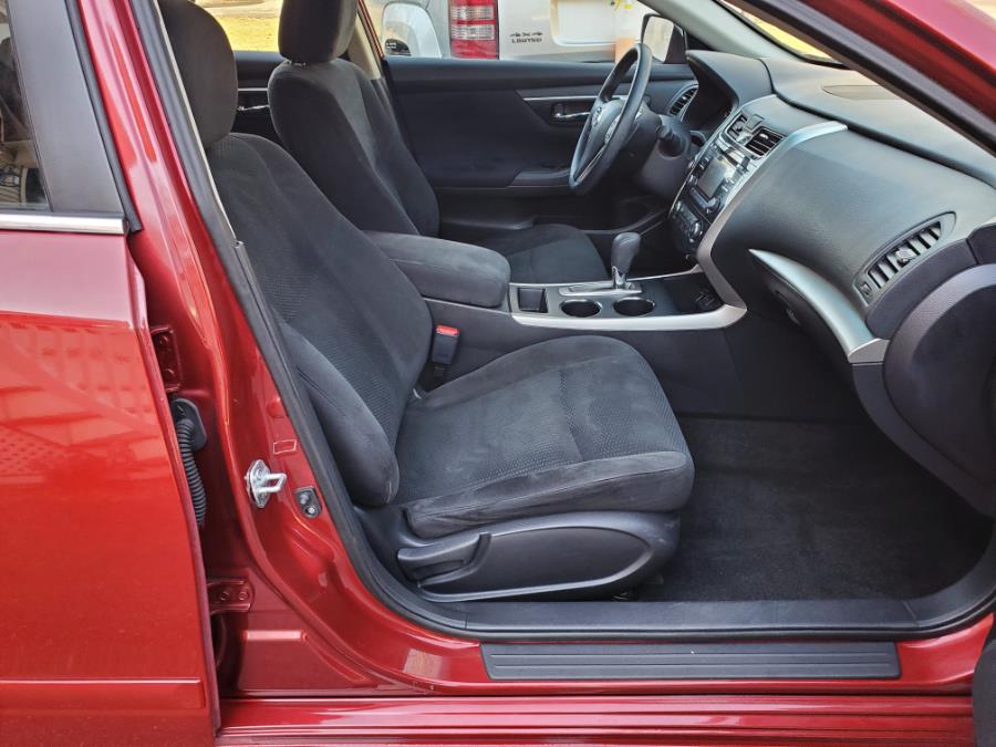 Used Nissan Altima 4dr Sdn I4 2.5 S 2015 | Cos Central Auto. Meriden, Connecticut Used Nissan Altima 4dr Sdn I4 2.5 S 2015 | Cos Central Auto. Meriden, Connecticut