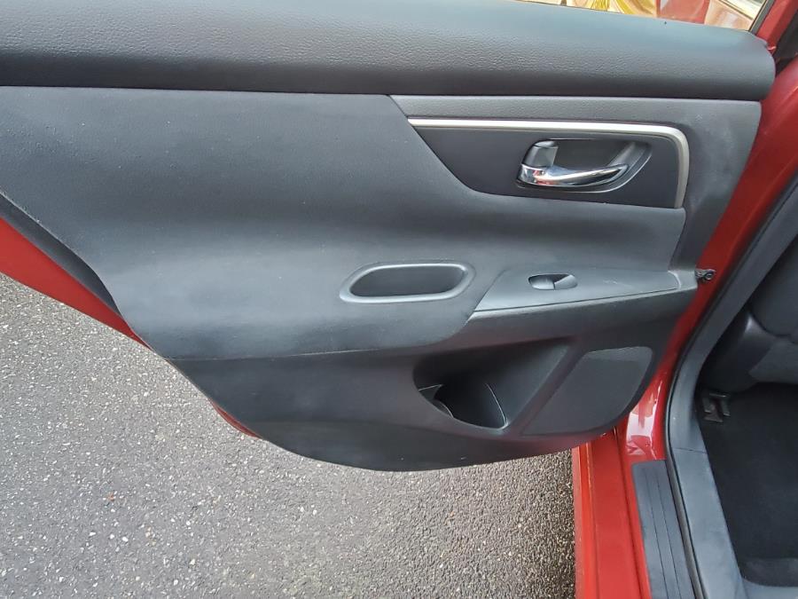 Used Nissan Altima 4dr Sdn I4 2.5 S 2015 | Cos Central Auto. Meriden, Connecticut Used Nissan Altima 4dr Sdn I4 2.5 S 2015 | Cos Central Auto. Meriden, Connecticut