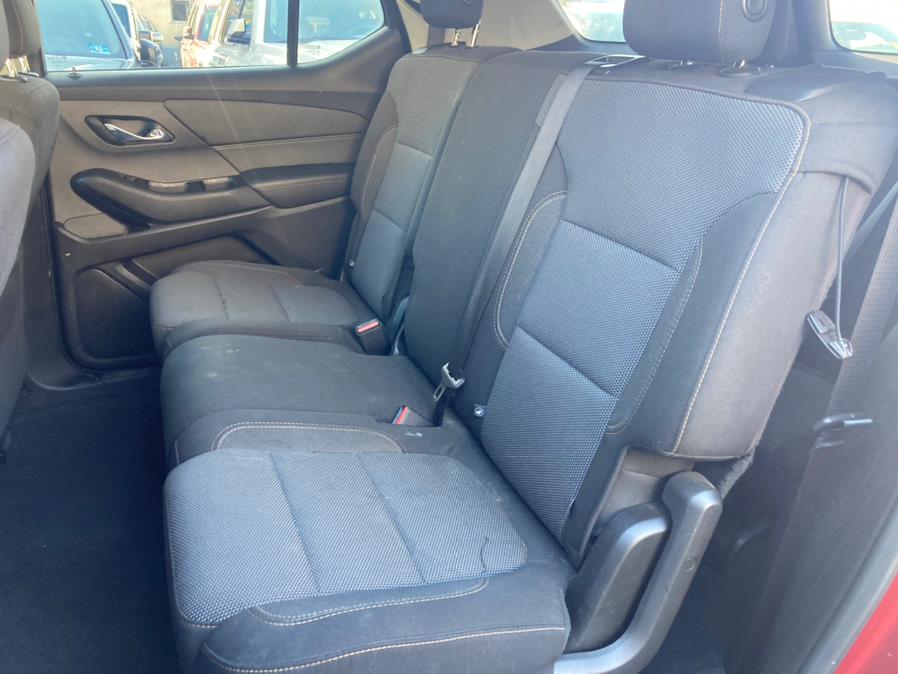 2018 Chevrolet Traverse 4dr LT Cloth w/1LT, available for sale in Brooklyn, New York | Carsbuck Inc.. Brooklyn, New York 2018 Chevrolet Traverse 4dr LT Cloth w/1LT, available for sale in Brooklyn, New York | Carsbuck Inc.. Brooklyn, New York