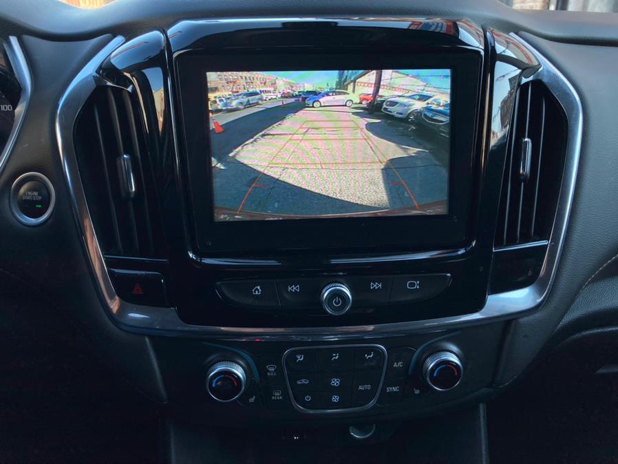 2018 Chevrolet Traverse 4dr LT Cloth w/1LT, available for sale in Brooklyn, New York | Carsbuck Inc.. Brooklyn, New York 2018 Chevrolet Traverse 4dr LT Cloth w/1LT, available for sale in Brooklyn, New York | Carsbuck Inc.. Brooklyn, New York