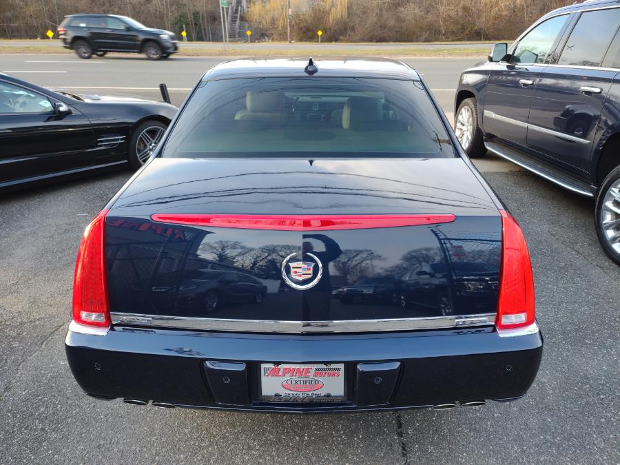 Used Cadillac DTS 4dr Sdn w/1SA 2009 | Alpine Motors Inc. Wantagh, New York Used Cadillac DTS 4dr Sdn w/1SA 2009 | Alpine Motors Inc. Wantagh, New York