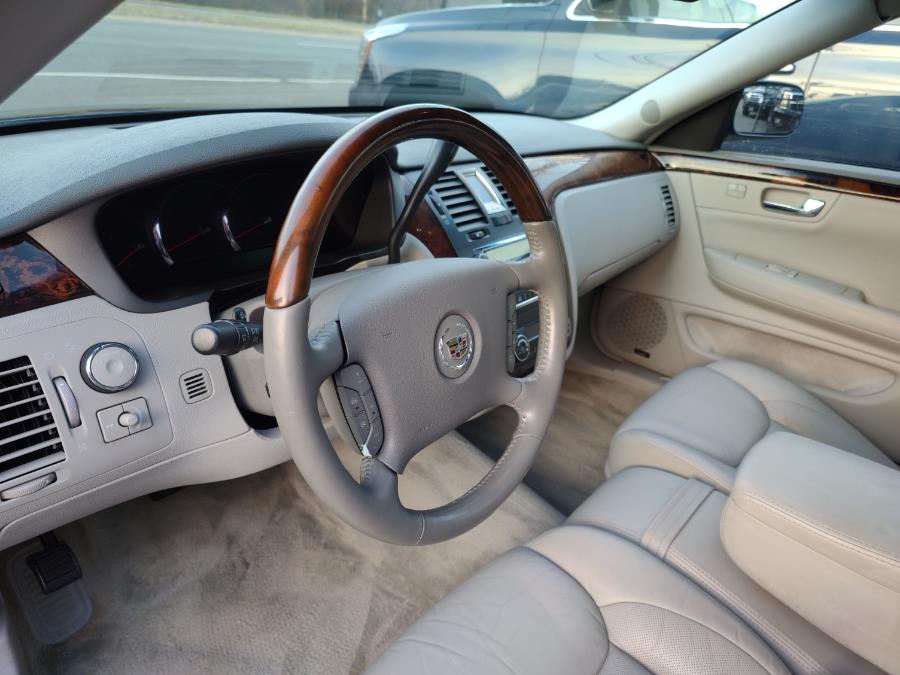 Used Cadillac DTS 4dr Sdn w/1SA 2009 | Alpine Motors Inc. Wantagh, New York Used Cadillac DTS 4dr Sdn w/1SA 2009 | Alpine Motors Inc. Wantagh, New York