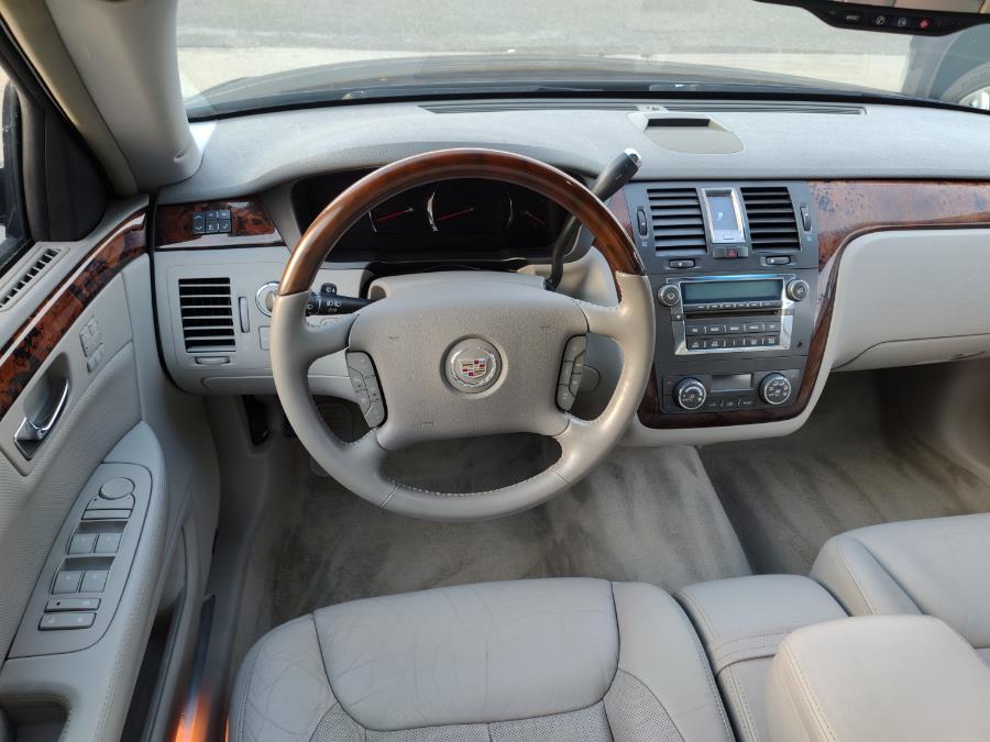 Used Cadillac DTS 4dr Sdn w/1SA 2009 | Alpine Motors Inc. Wantagh, New York Used Cadillac DTS 4dr Sdn w/1SA 2009 | Alpine Motors Inc. Wantagh, New York