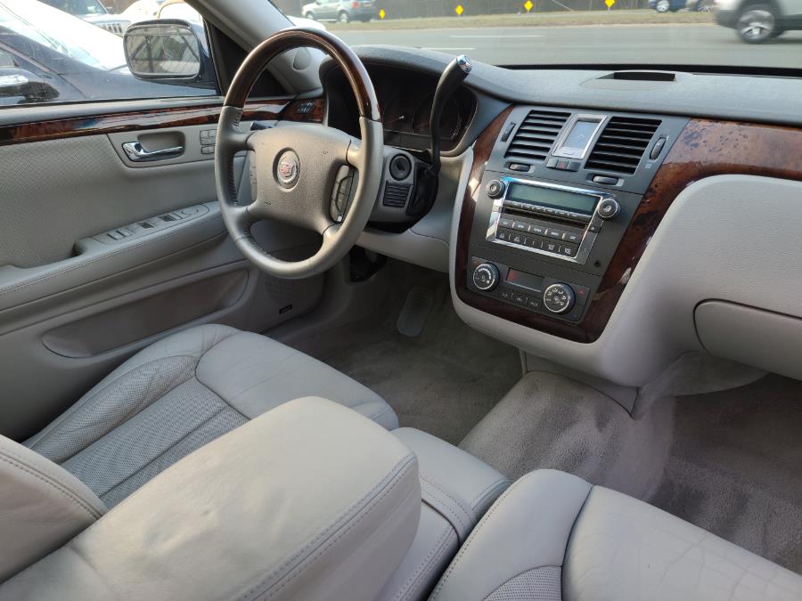 Used Cadillac DTS 4dr Sdn w/1SA 2009 | Alpine Motors Inc. Wantagh, New York Used Cadillac DTS 4dr Sdn w/1SA 2009 | Alpine Motors Inc. Wantagh, New York