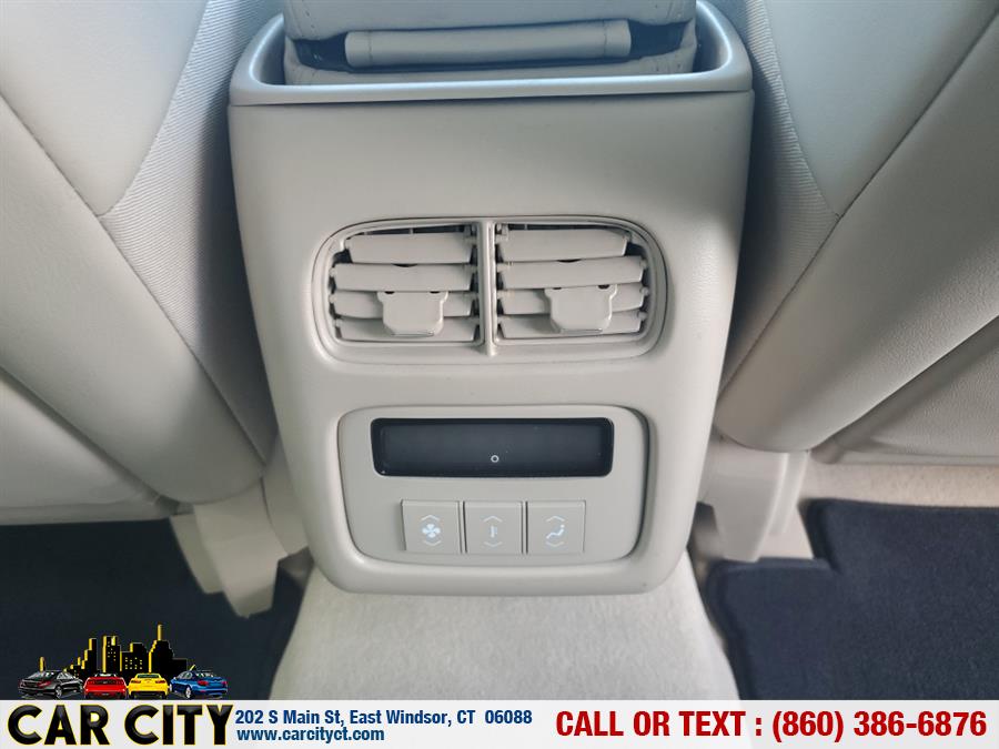 Used Cadillac DTS 4dr Sdn Luxury Collection 2011 | Car City LLC. East Windsor, Connecticut Used Cadillac DTS 4dr Sdn Luxury Collection 2011 | Car City LLC. East Windsor, Connecticut