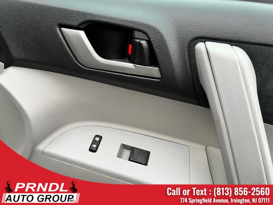 Used Toyota Highlander 4WD 4dr V6 (Natl) 2013 | PRNDL Auto Group. Irvington, New Jersey Used Toyota Highlander 4WD 4dr V6 (Natl) 2013 | PRNDL Auto Group. Irvington, New Jersey
