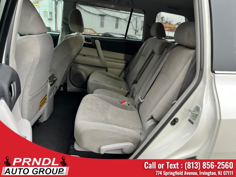 Used Toyota Highlander 4WD 4dr V6 (Natl) 2013 | PRNDL Auto Group. Irvington, New Jersey Used Toyota Highlander 4WD 4dr V6 (Natl) 2013 | PRNDL Auto Group. Irvington, New Jersey