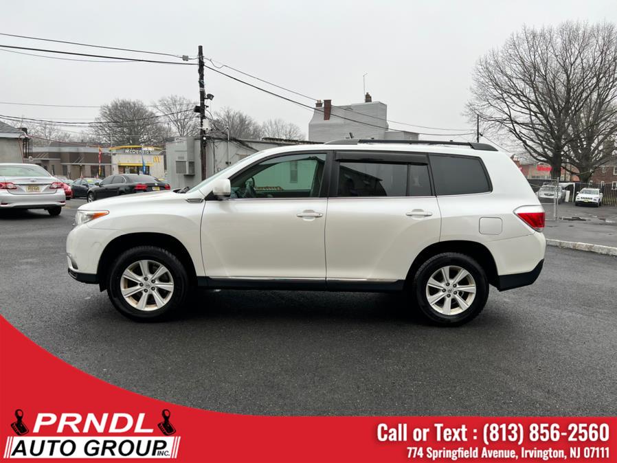 Used Toyota Highlander 4WD 4dr V6 (Natl) 2013 | PRNDL Auto Group. Irvington, New Jersey Used Toyota Highlander 4WD 4dr V6 (Natl) 2013 | PRNDL Auto Group. Irvington, New Jersey