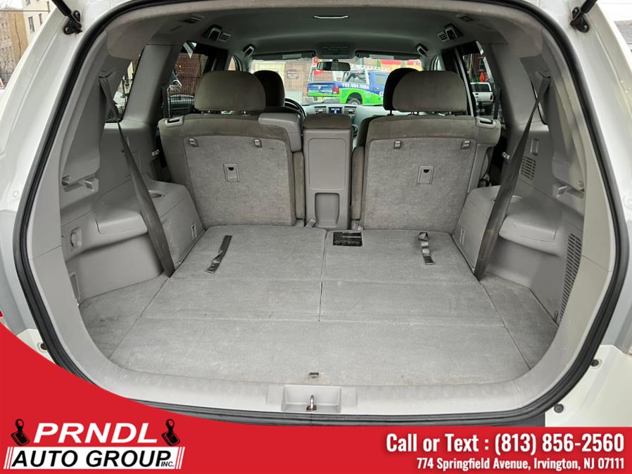Used Toyota Highlander 4WD 4dr V6 (Natl) 2013 | PRNDL Auto Group. Irvington, New Jersey Used Toyota Highlander 4WD 4dr V6 (Natl) 2013 | PRNDL Auto Group. Irvington, New Jersey