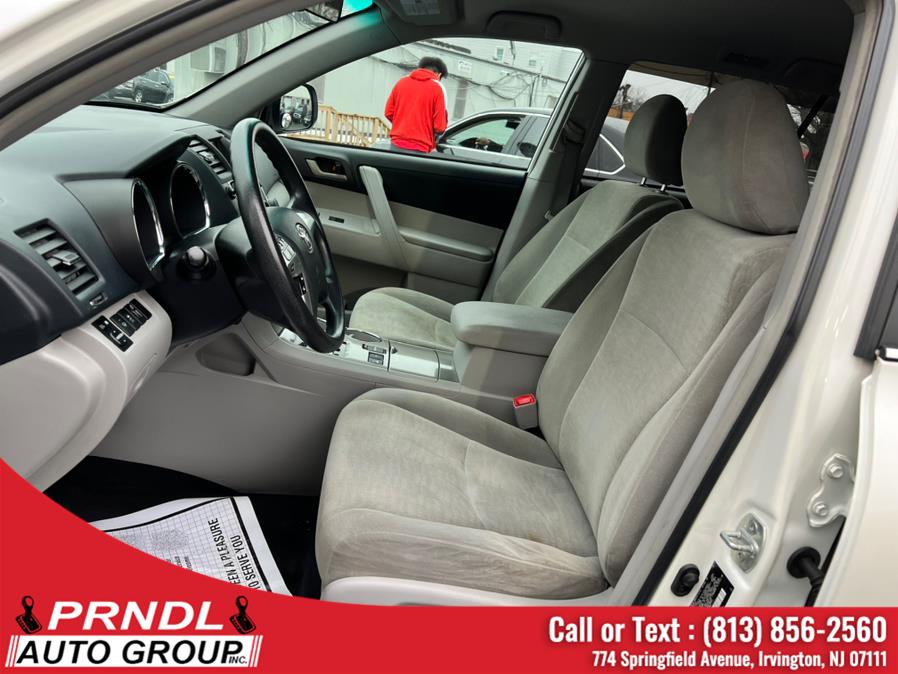 Used Toyota Highlander 4WD 4dr V6 (Natl) 2013 | PRNDL Auto Group. Irvington, New Jersey Used Toyota Highlander 4WD 4dr V6 (Natl) 2013 | PRNDL Auto Group. Irvington, New Jersey