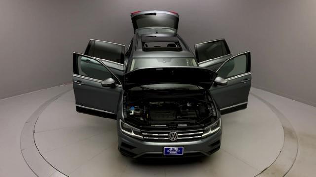Used Volkswagen Tiguan 2.0T SE 4MOTION 2018 | J&M Automotive Sls&Svc LLC. Naugatuck, Connecticut Used Volkswagen Tiguan 2.0T SE 4MOTION 2018 | J&M Automotive Sls&Svc LLC. Naugatuck, Connecticut