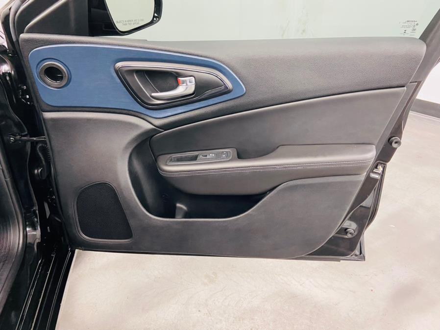 Used Chrysler 200 4dr Sdn S FWD 2015 | East Coast Auto Group. Linden, New Jersey Used Chrysler 200 4dr Sdn S FWD 2015 | East Coast Auto Group. Linden, New Jersey