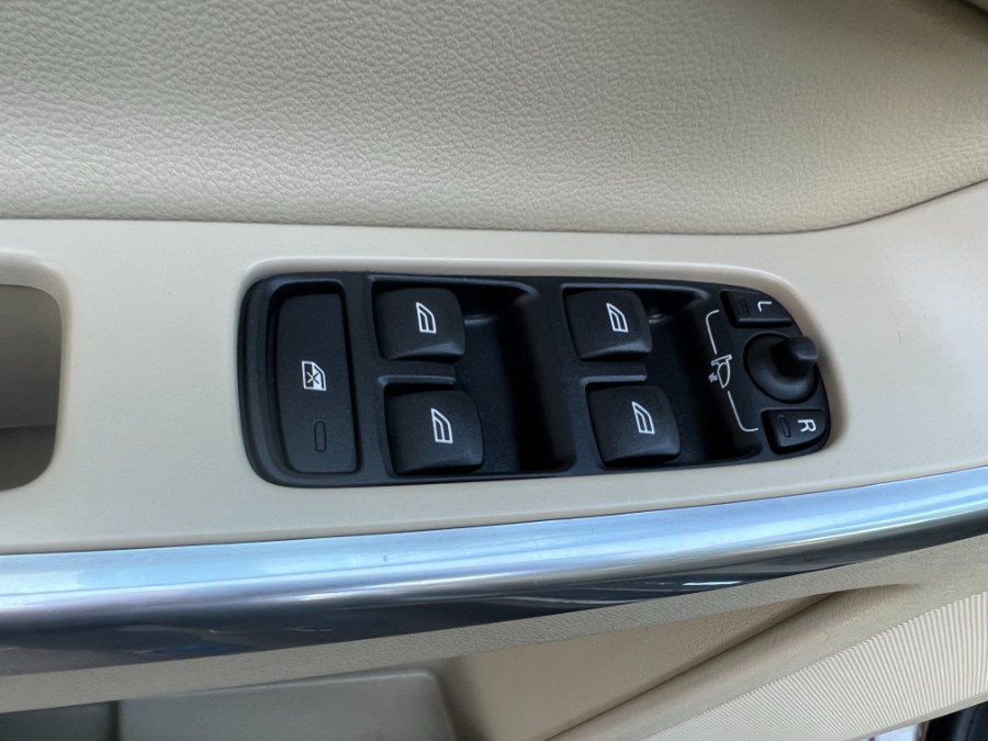 2015 Volvo XC60 2015.5 AWD 4dr T6 Platinum, available for sale in Bristol, Connecticut | Bristol Auto Center LLC. Bristol, Connecticut 2015 Volvo XC60 2015.5 AWD 4dr T6 Platinum, available for sale in Bristol, Connecticut | Bristol Auto Center LLC. Bristol, Connecticut