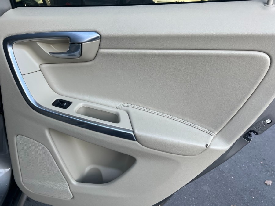 2015 Volvo XC60 2015.5 AWD 4dr T6 Platinum, available for sale in Bristol, Connecticut | Bristol Auto Center LLC. Bristol, Connecticut 2015 Volvo XC60 2015.5 AWD 4dr T6 Platinum, available for sale in Bristol, Connecticut | Bristol Auto Center LLC. Bristol, Connecticut