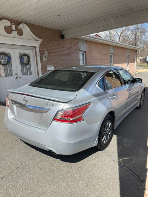 Used Nissan Altima 4dr Sdn I4 2.5 S 2015 | Supreme Automotive. New Britain, Connecticut Used Nissan Altima 4dr Sdn I4 2.5 S 2015 | Supreme Automotive. New Britain, Connecticut