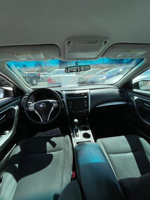 Used Nissan Altima 4dr Sdn I4 2.5 S 2015 | Supreme Automotive. New Britain, Connecticut Used Nissan Altima 4dr Sdn I4 2.5 S 2015 | Supreme Automotive. New Britain, Connecticut
